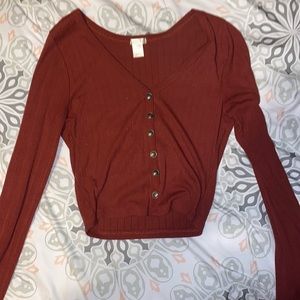 burgundy crop top